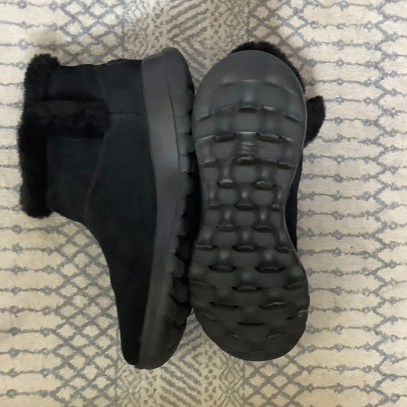 Skechers Black Booties 9 - Picture 3 of 7